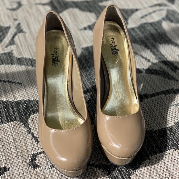 Tan heels - Picture 2 of 5